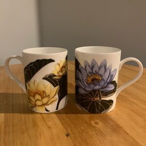 2 Queens Royal Heritage Bone China Coffee Cups